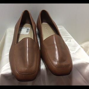 Worthington Size 7 W Leather Flats